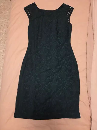 Vestido verde con pedrería