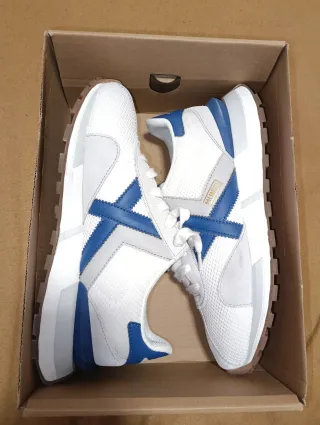 Zapatillas Munich Blancas y Azules