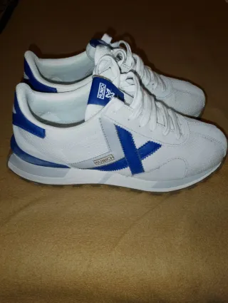 Zapatillas Munich Blancas y Azules