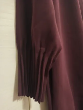 COS vestito plissettato vinaccia