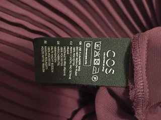 COS vestito plissettato vinaccia