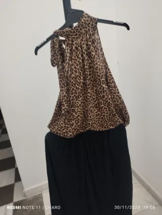 Conjunto Top Blanco y Falda Estampada