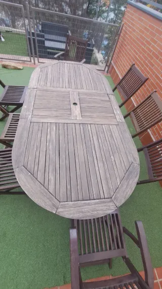 Conjunto mesa y sillas de madera para jardín
