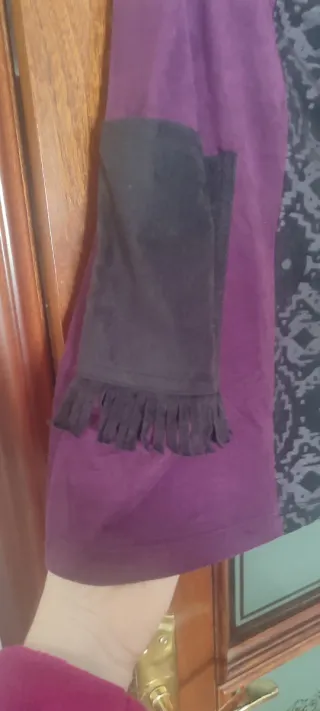 Falda morada y negra con detalles