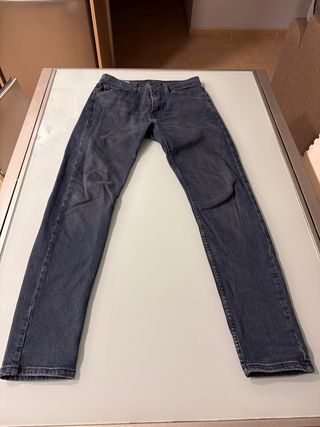 Pantalón Vaquero Levi's Azul oscuro.