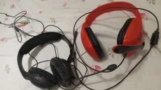 2 Cascos PC Negro y Rojo