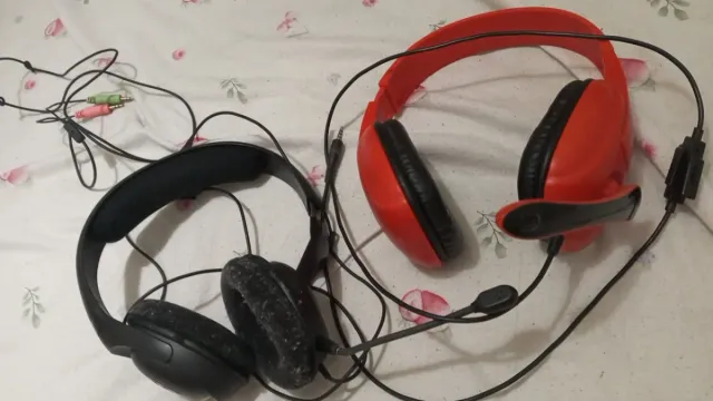 2 Cascos PC Negro y Rojo