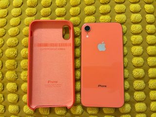 iPhone XR 64GB Arancione + Custodia