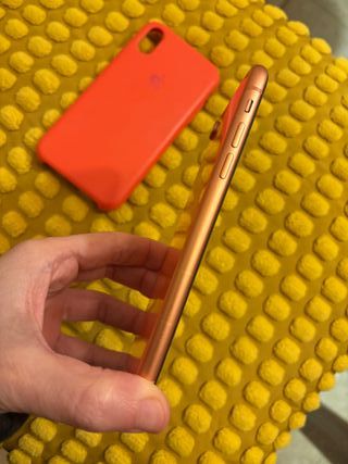 iPhone XR 64GB Arancione + Custodia