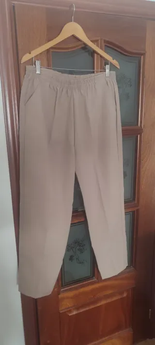 Pantalón beige