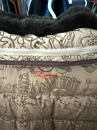 Plumífero Desigual estampado