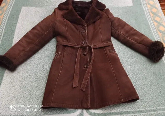 Abrigo de piel de vaca marrón