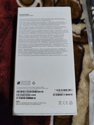 Caja vacía iPhone 15 Pro Max y 4 fundas