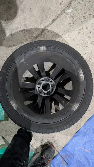 Llantas Mercedes 18 2018