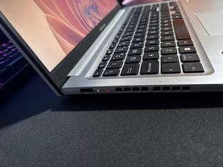 ASUS VivoBook 15 M1502YA (Ryzen 7 / 16GB / 512GB