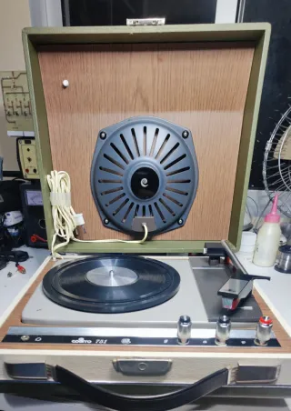 Tocadiscos Portátil Cosmo Verde