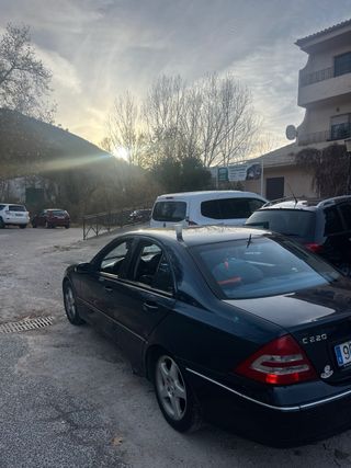 Mercedes-Benz Clase C 2004