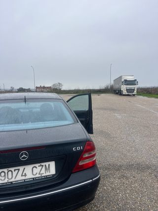 Mercedes-Benz Clase C 2004