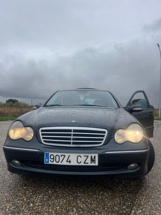 Mercedes-Benz Clase C 2004