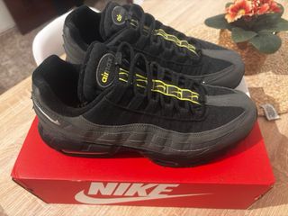 Zapatillas Nike Air Max 95 Negras y Grises