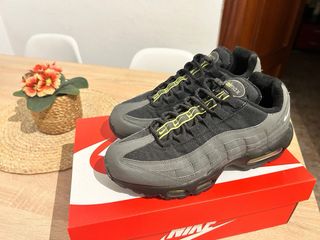 Zapatillas Nike Air Max 95 Negras y Grises