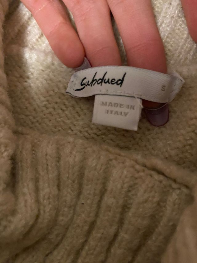 Jersey cuello alto beige