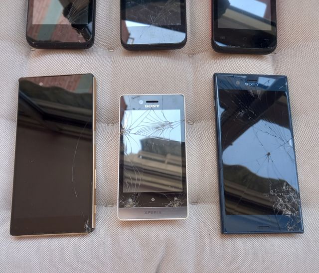 6 Móviles. 3 Energy Colors, 3 Sony.