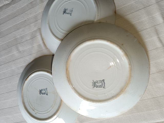 3 Platos Loza Santander Figuras