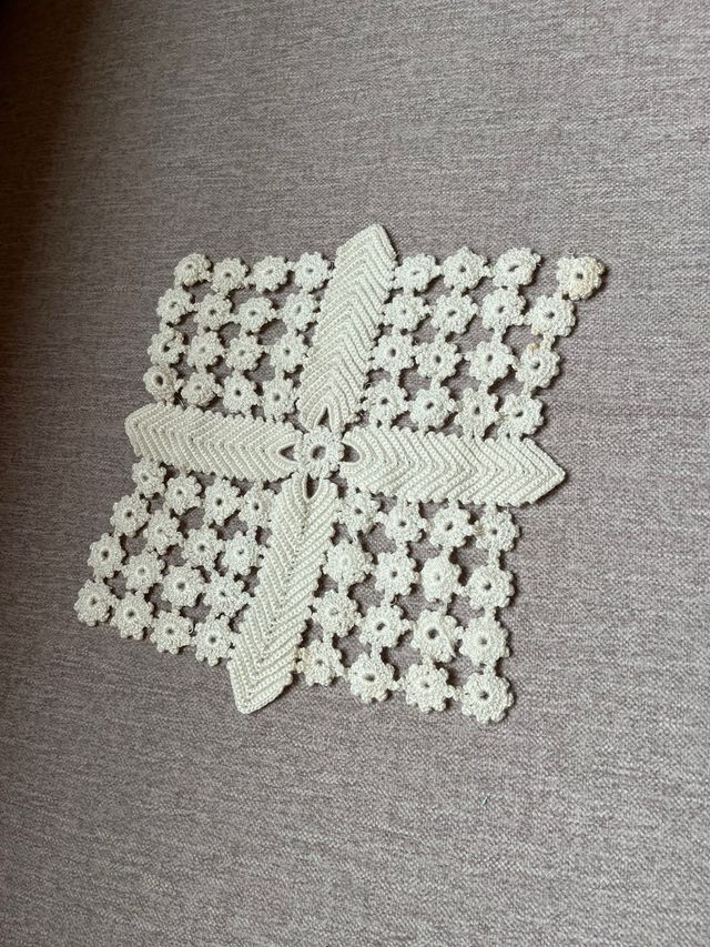 5 tapetes de ganchillo hechos a mano