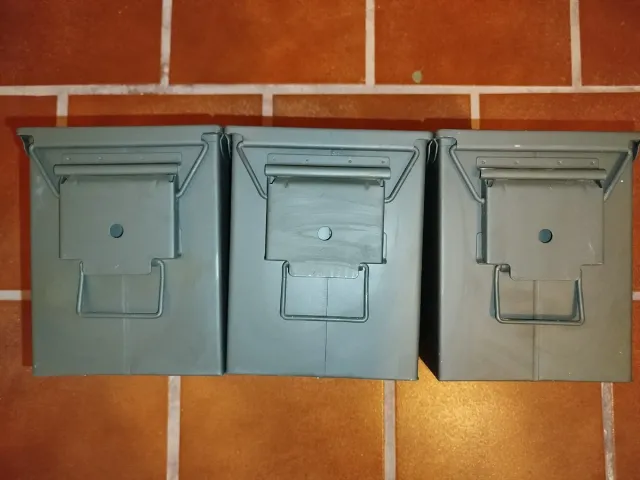 3 Cajas metálicas militar verde