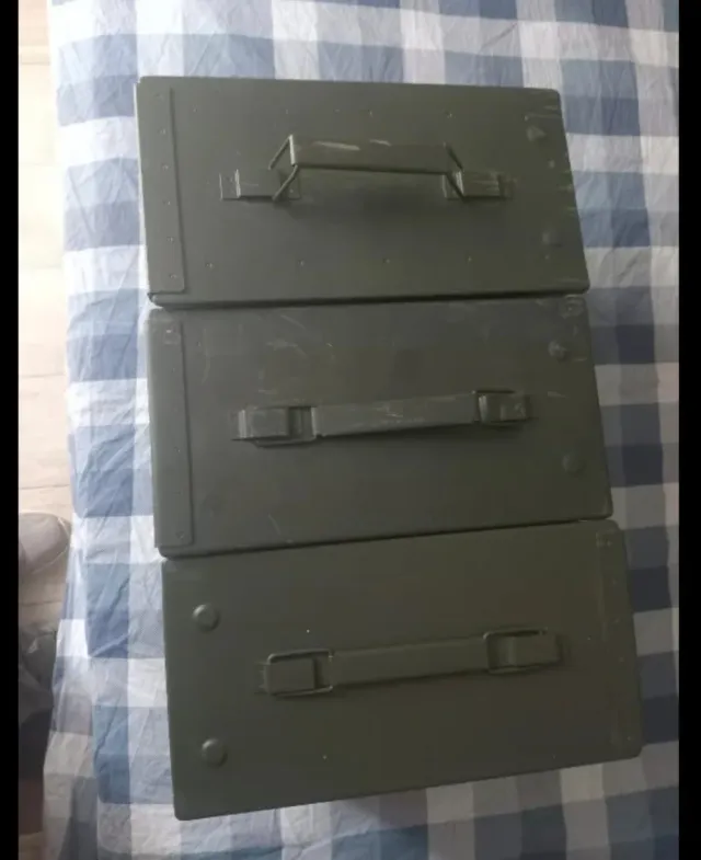 3 Cajas metálicas militar verde