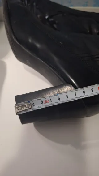 Botas altas de piel Wonders negras