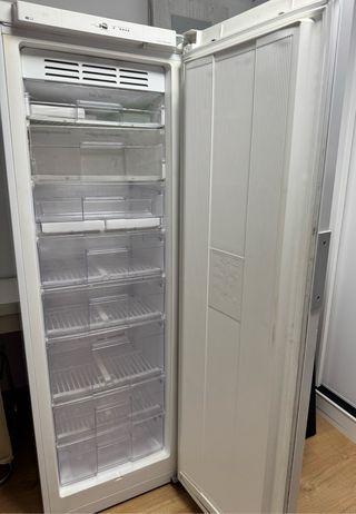 Congelador Vertical Edesa Blanco