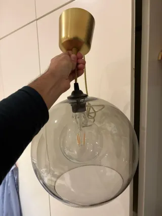 Lámpara colgante cristal dorada Ikea