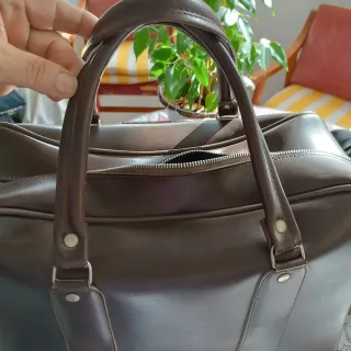 2 Bolsos de Viaje Vintage Marrón y Negro de cuero.