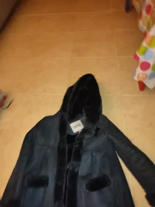 Abrigo niña con capucha y pelo