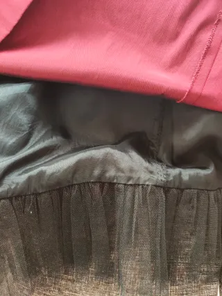 Vestido rojo con tul negro