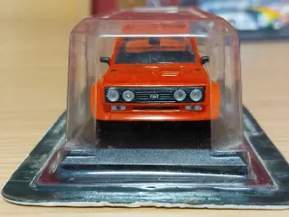 Coche de colección Fiat Abarth 131 1:43