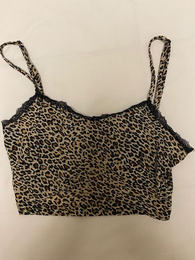 Crop top leopardo con encaje