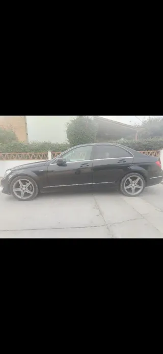 Mercedes-Benz c220 2011