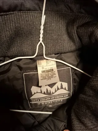 Abrigo Quechua NH500 Gris