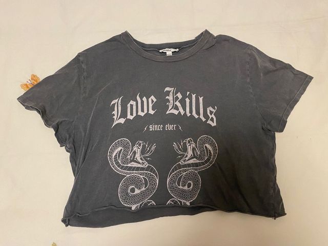 Camiseta Subdued Love Kills Serpientes