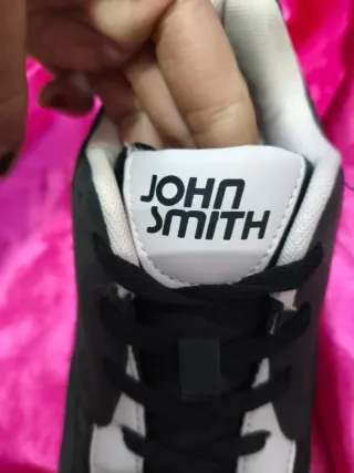 Zapatillas John Smith Negras y Rosas