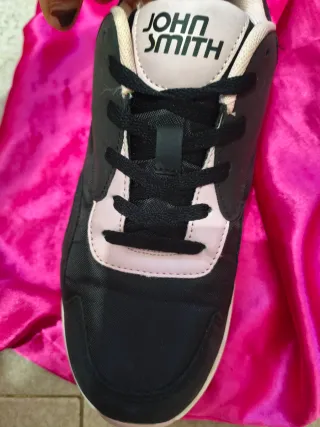 Zapatillas John Smith Negras y Rosas