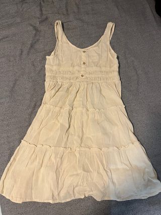 Vestido beige corto con botones )