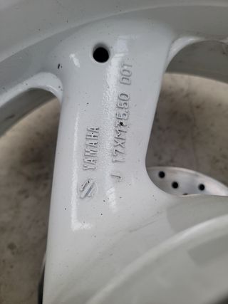 Llanta trasera yamaha fzr 1000