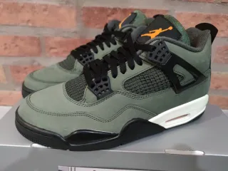 Jordan 4 Undefeated Verde Naranja