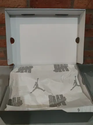 Jordan 4 Undefeated Verde Naranja