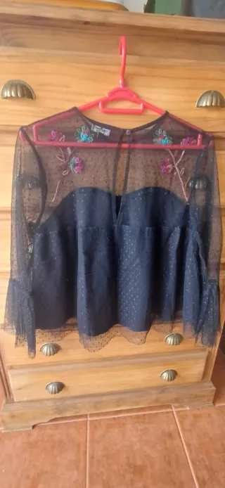Blusa de gasa bordada