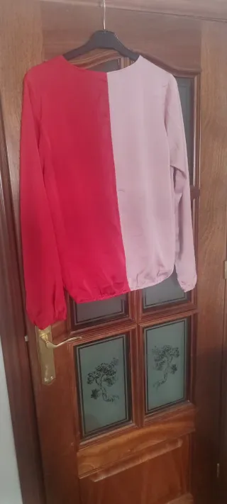 Blusa cruzada rosa y roja